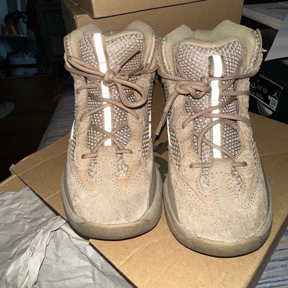 Yeezy dessert boots size 11k like new